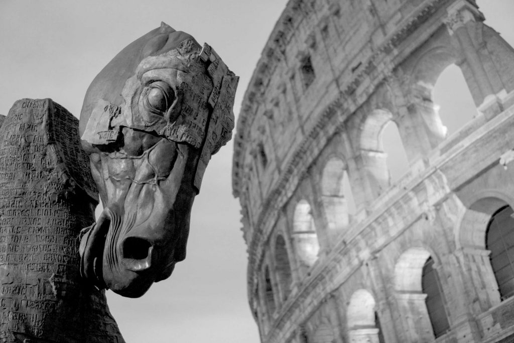 Roma, mounenti in caduta libera | © Vek Labs