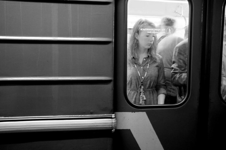 Mosca, donna in metropolitana | © Camila Fernandez
